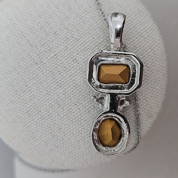 FOIL BACKED GLASS PENDANT NECKLACE - Picture 3 of 5